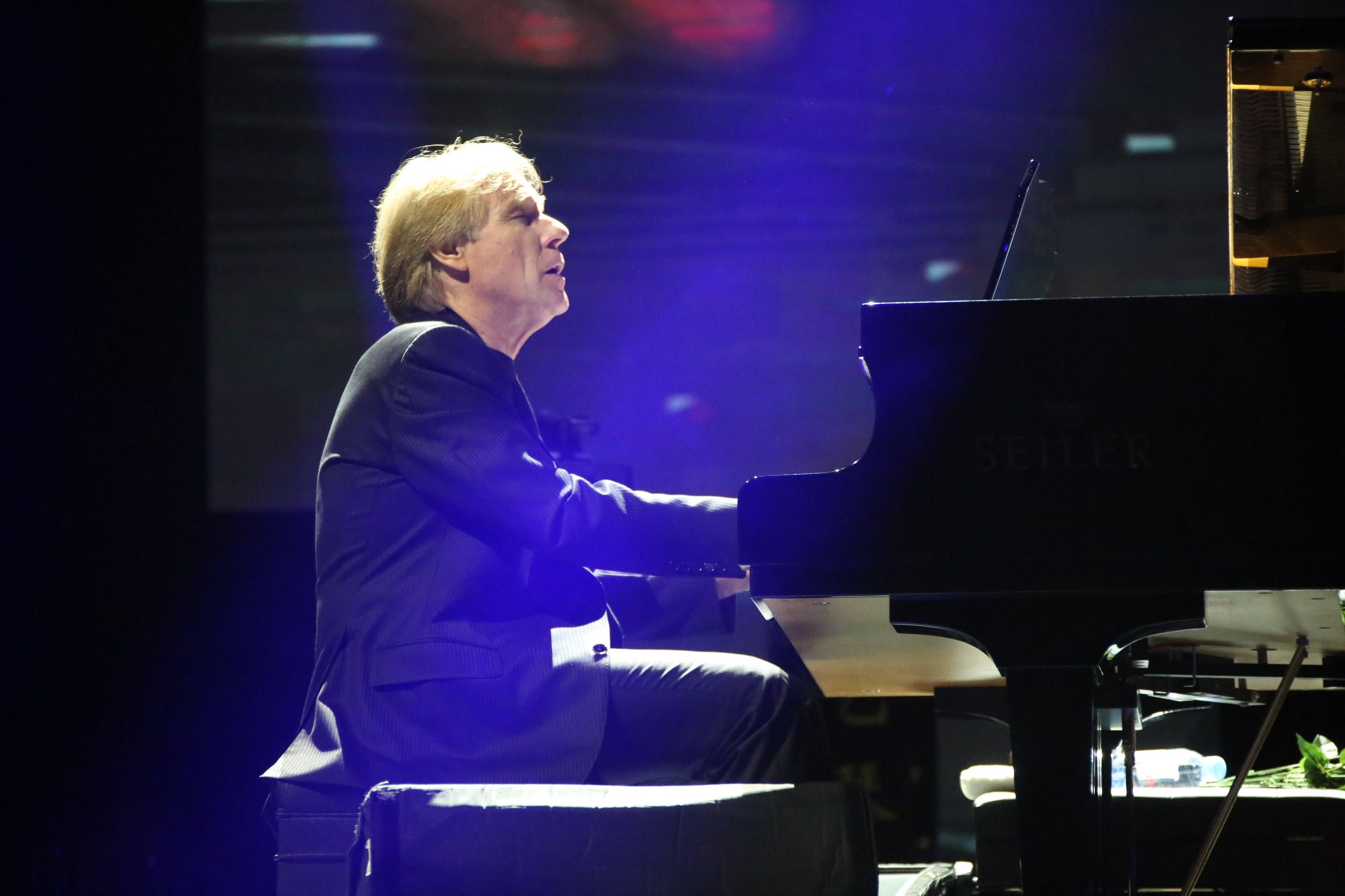  p>《水边的阿狄丽娜》(ballade pour adeline)是 a target="_blank"