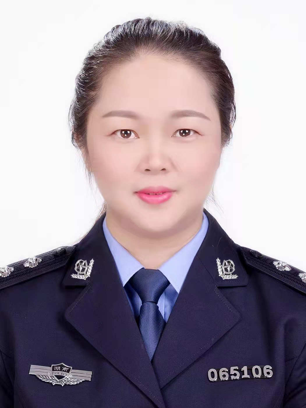 jc5wybp">杨艳霞,现任湖南省邵阳市绥宁县公安局交通警察大队党组成员