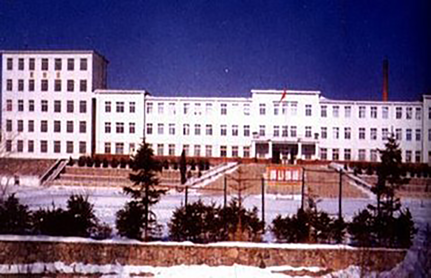 安图县第二中学