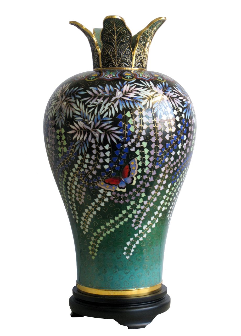  p data-id="gnaz97sb9y">李佩卿,中国景泰蓝第一位横跨中,美,欧认可