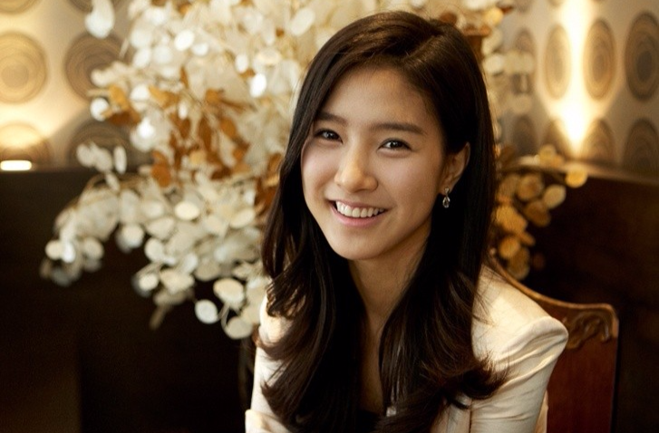 kim so eun),1989年9月6日出生于韩国京畿道,韩国女演员