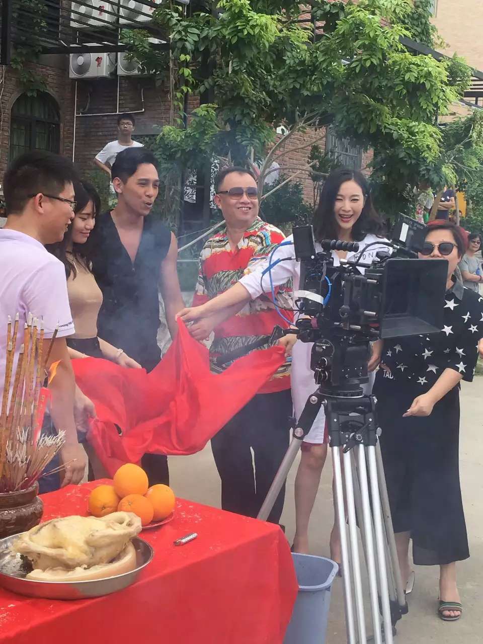 data-lemmaid="11051368">蔡紫芬 /a>,张晓琪主演的喜剧电影