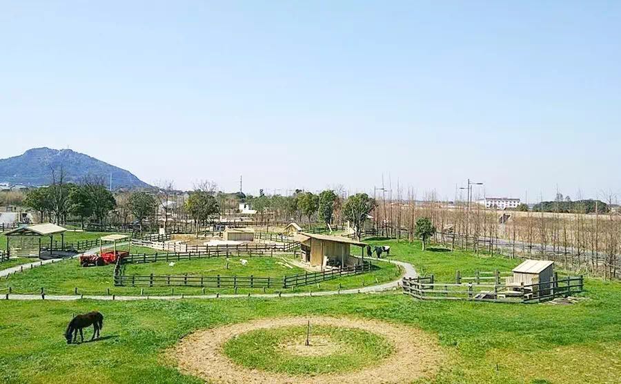 " data-lemmaid="2207820">休闲旅游 /a>,田园社区为一体的乡村综合 a