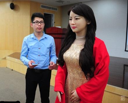 机器人女神佳佳