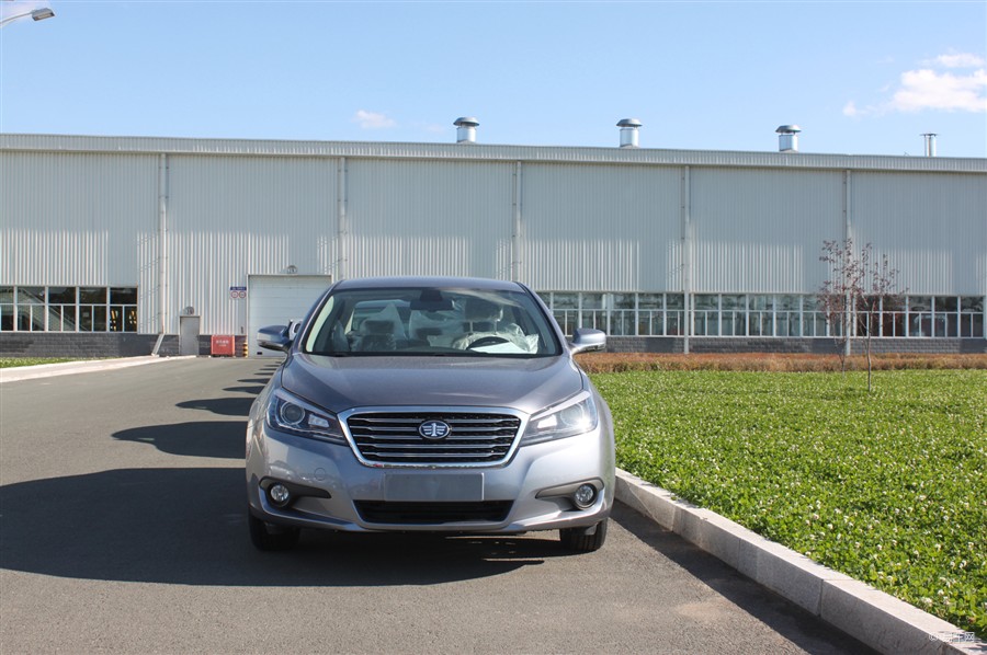 target="_blank" href="/item/奔腾b90">奔腾b90 /a>融合中国一汽几十