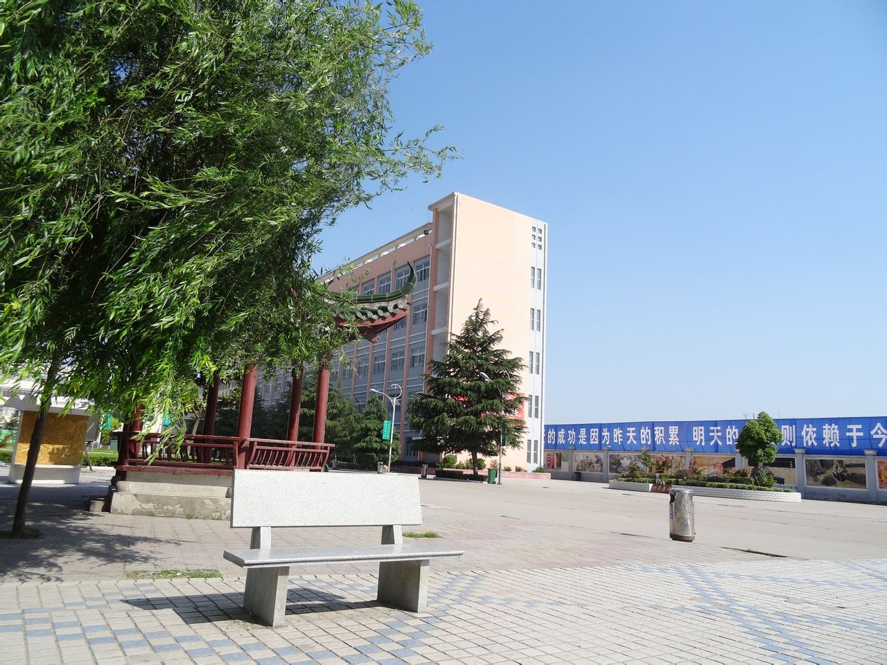  p>蒙城六中位于安徽省蒙城县城南区,安徽省 a href="#" data-lemmaid