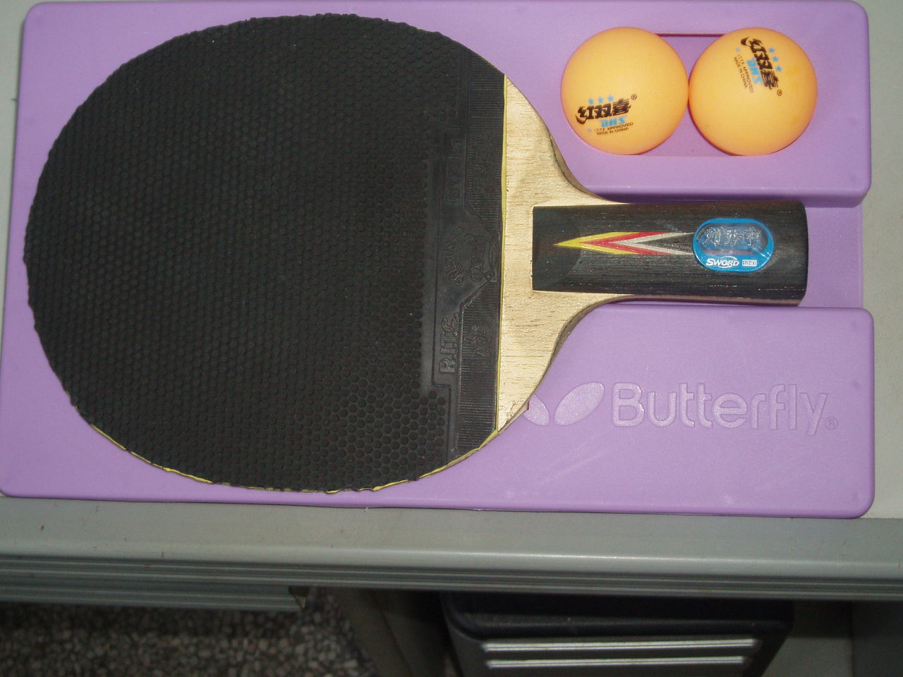 正胶是一个乒乓球术语,指 a target="_blank" href="/item/乒乓球拍