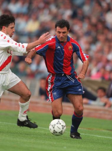  p>赫里斯托·斯托伊奇科夫(hristo stoichkov),1966年2月8日出生于