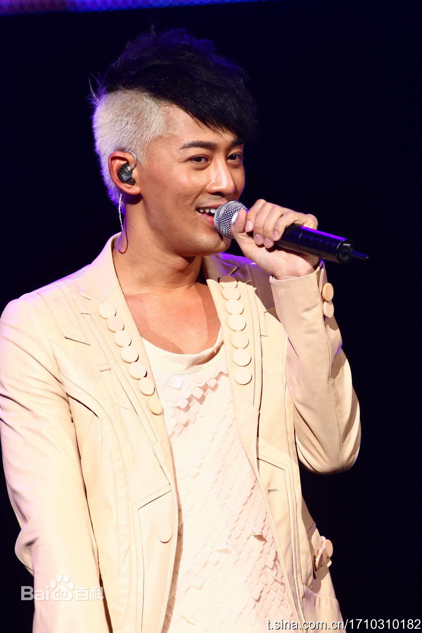  p>林峰,1979年12月8日生于福建厦门,中国香港影视男演员,流行乐歌手.