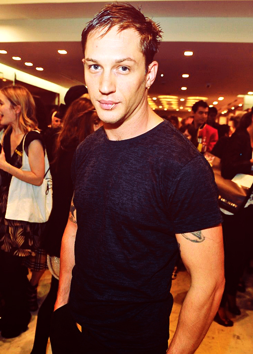  p>汤姆·哈迪(tom hardy),1977年9月15日出生于英国伦敦哈默史密斯