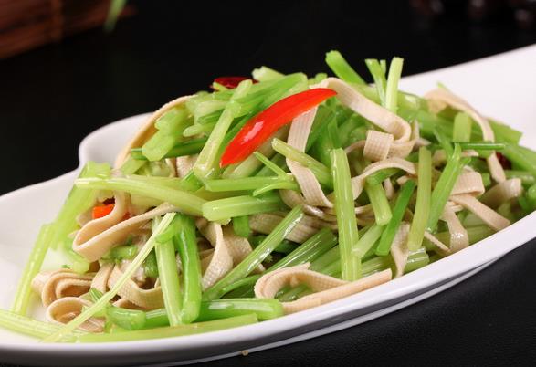  p data-id="t66zmvigatrn">水芹炒千张是以水芹菜,千张为主料制作的