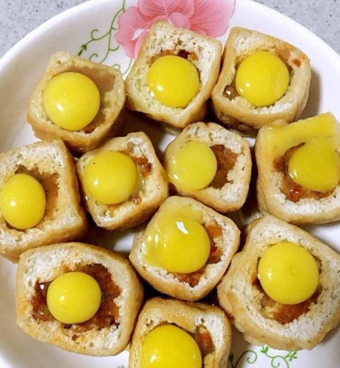 鹌鹑蛋酿油豆腐