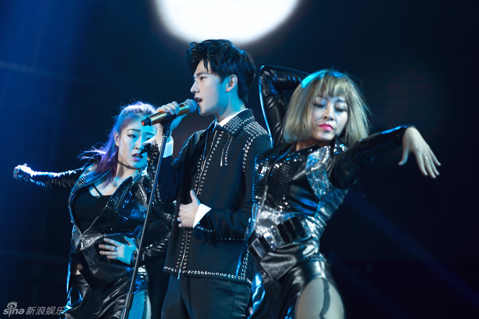  p>杨洋,1991年9月9日出生于上海,籍贯安徽合肥,毕业于中国人民解放军