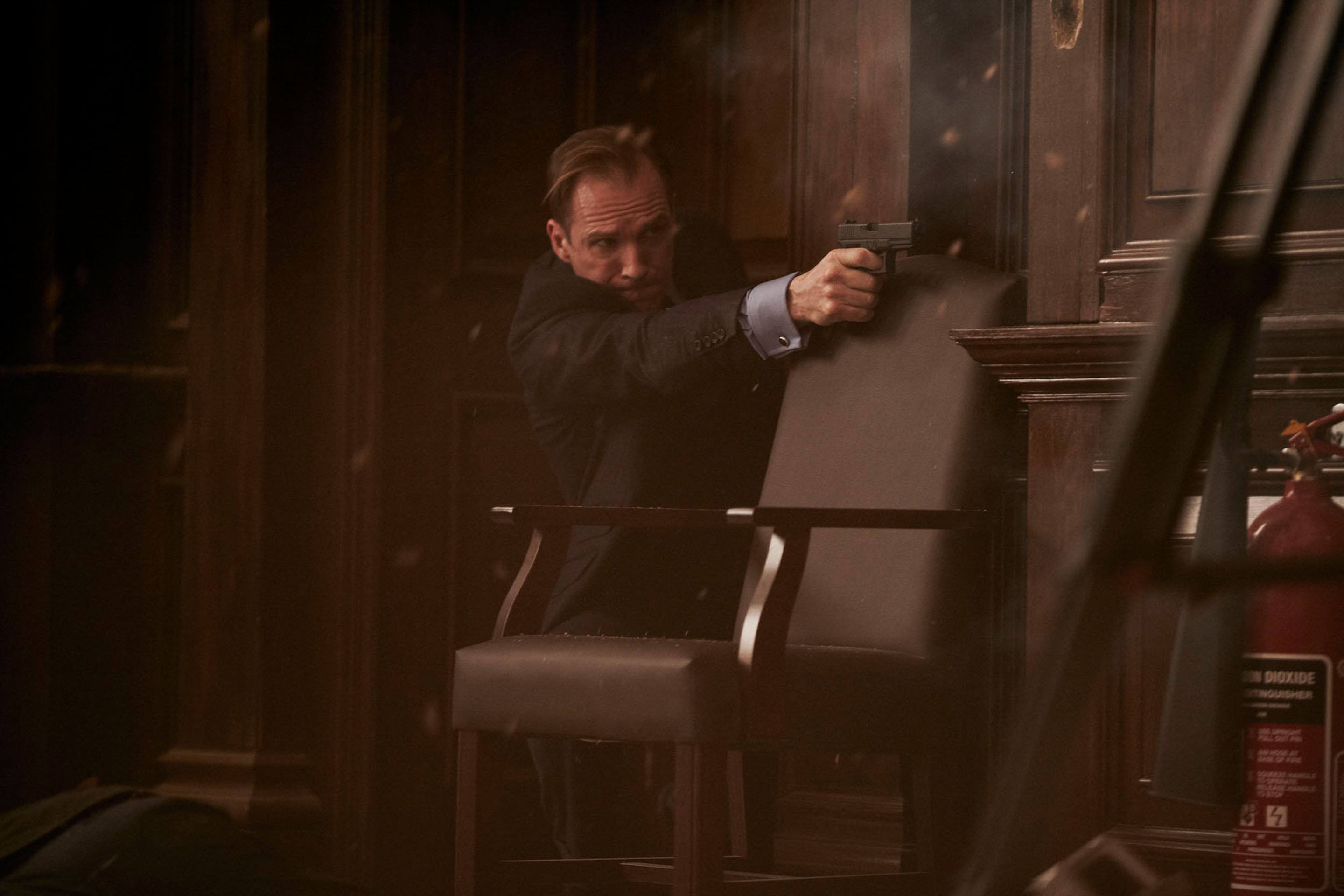  p>《007:大破天幕杀机》由 a target="_blank" href="/item/萨姆·门