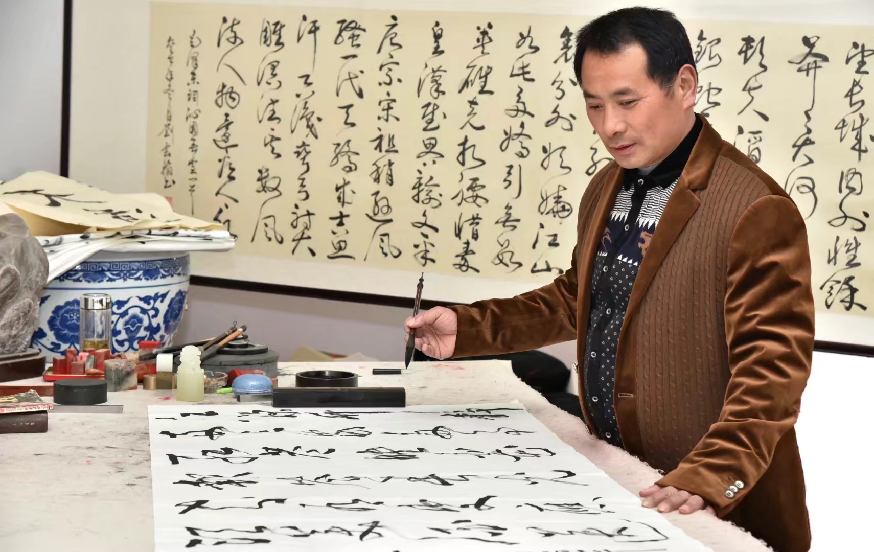 p>刘祥生,号云翰,1972年5月生于安徽萧县,中共党员,中国当代书法家