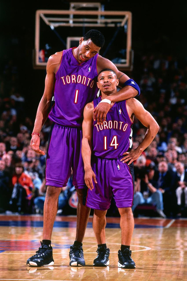  p>蒂尼·博格斯(tyrone bogues),全名tyrone curtis bogues,又称 a