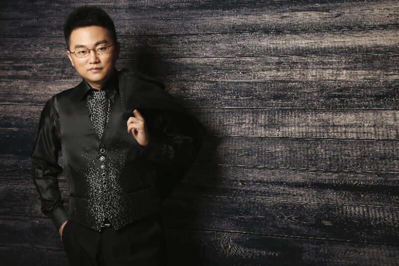  p data-id="gnbrek5yed">郑毅,男,主持人,1981年出生于陕西 a target