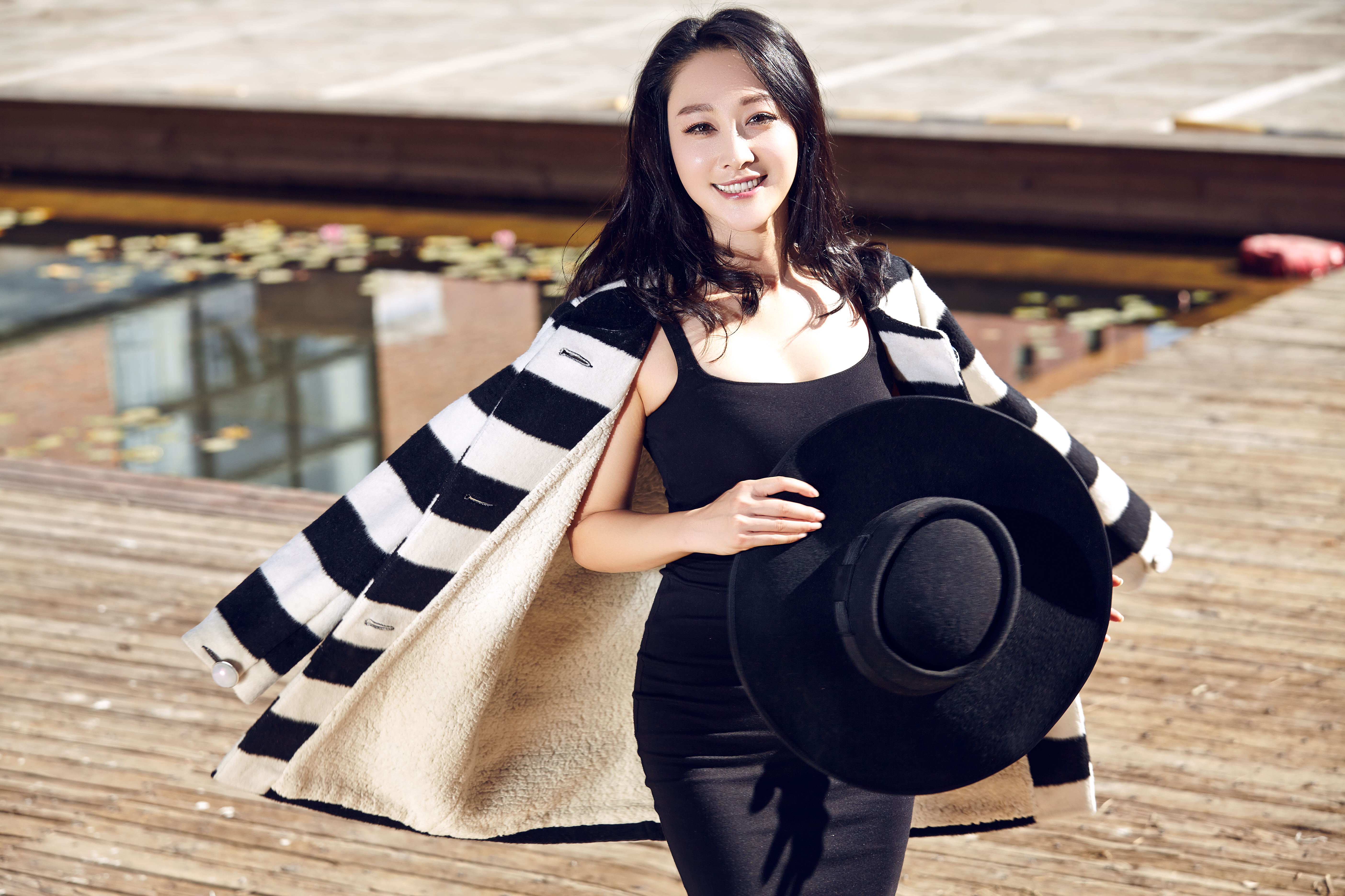 ">白雨,中国内地 a target="_blank" href="/item/影视演员/9228377"