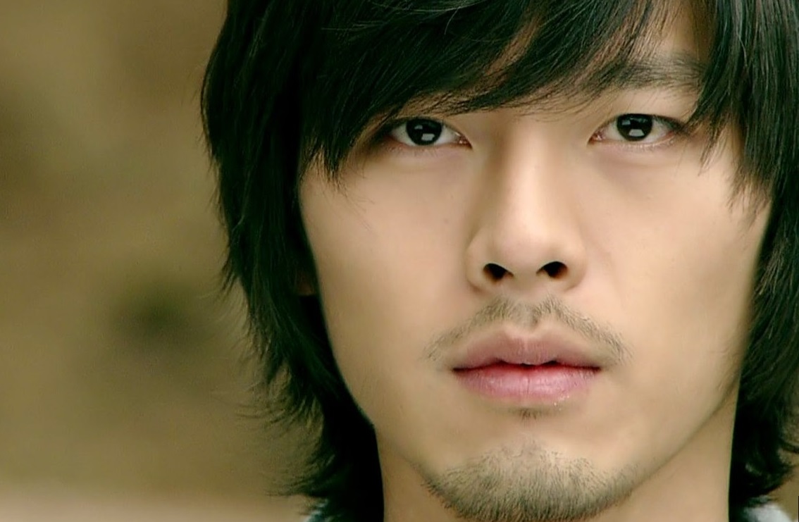  p>玄彬(hyun bin),本名"金泰坪",1982年9月25日出生于韩国首尔特别市