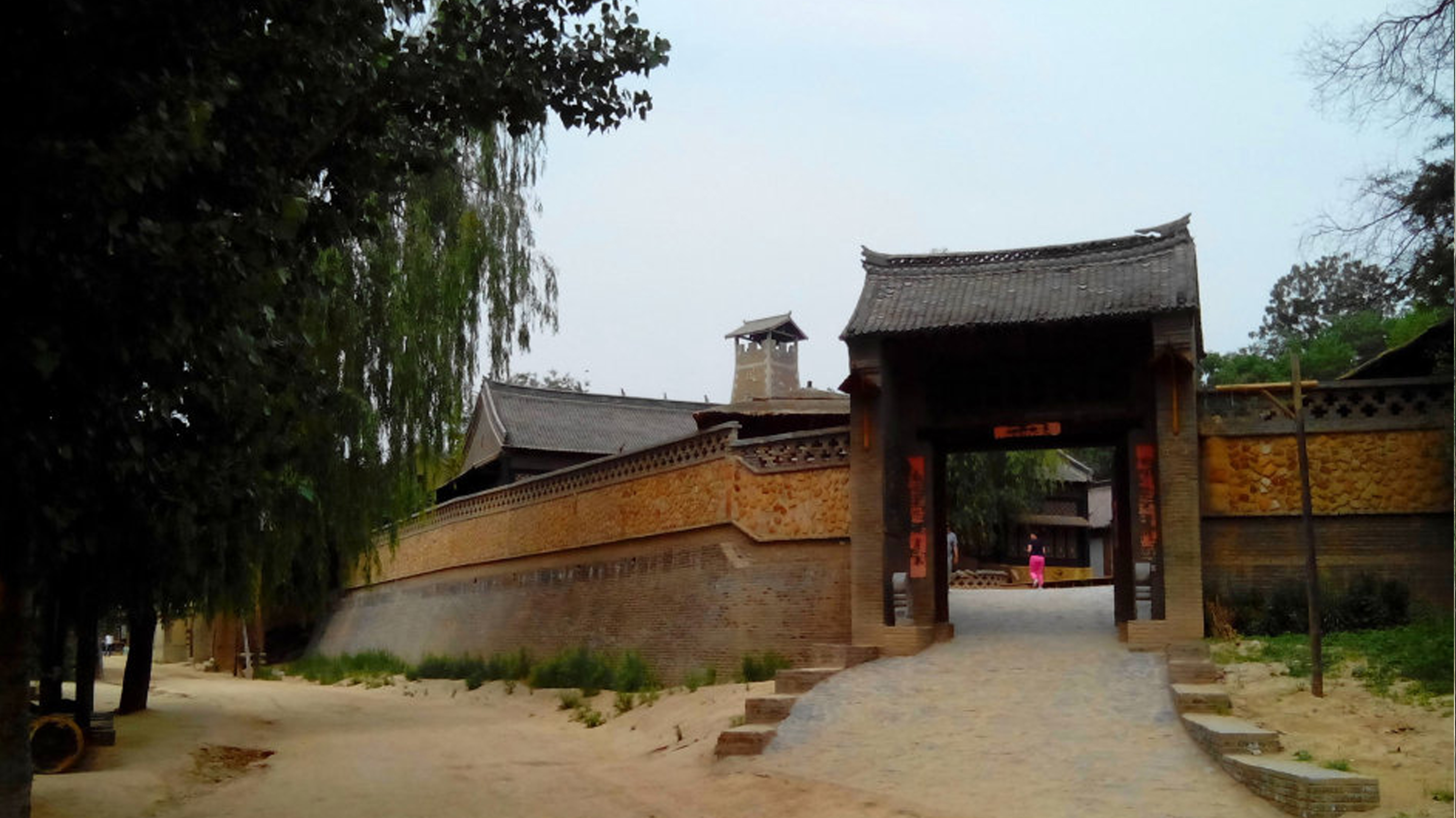  p>中原影视城,又名中原第一影视城,位于河南省 a target="_blank"