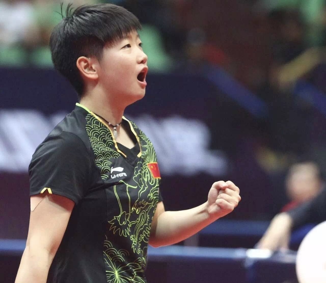  p>孙颖莎,2000年11月4日出生于河北石家庄,中国女子乒乓球队运动员