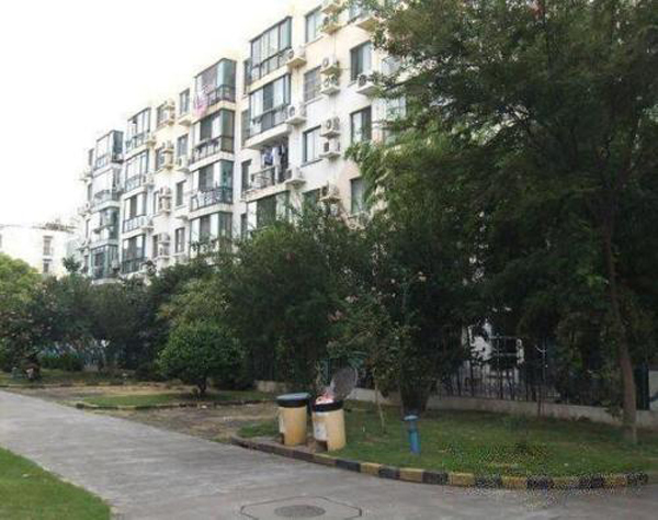  p>万兆家园推出的莱茵风尚是其莱茵系列楼盘的最后一期,位于七宝镇