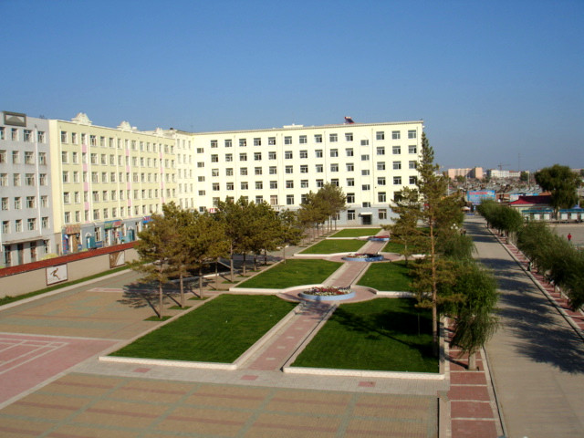 0ujwv8s">望奎县第一中学,2012年增名林枫中学,是绥化市市级示范高中