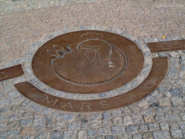  p>火星(英语:mars;拉丁语:martis;天文符号:♂),是离太阳第四近的