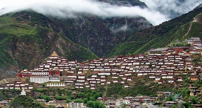 果洛白玉寺