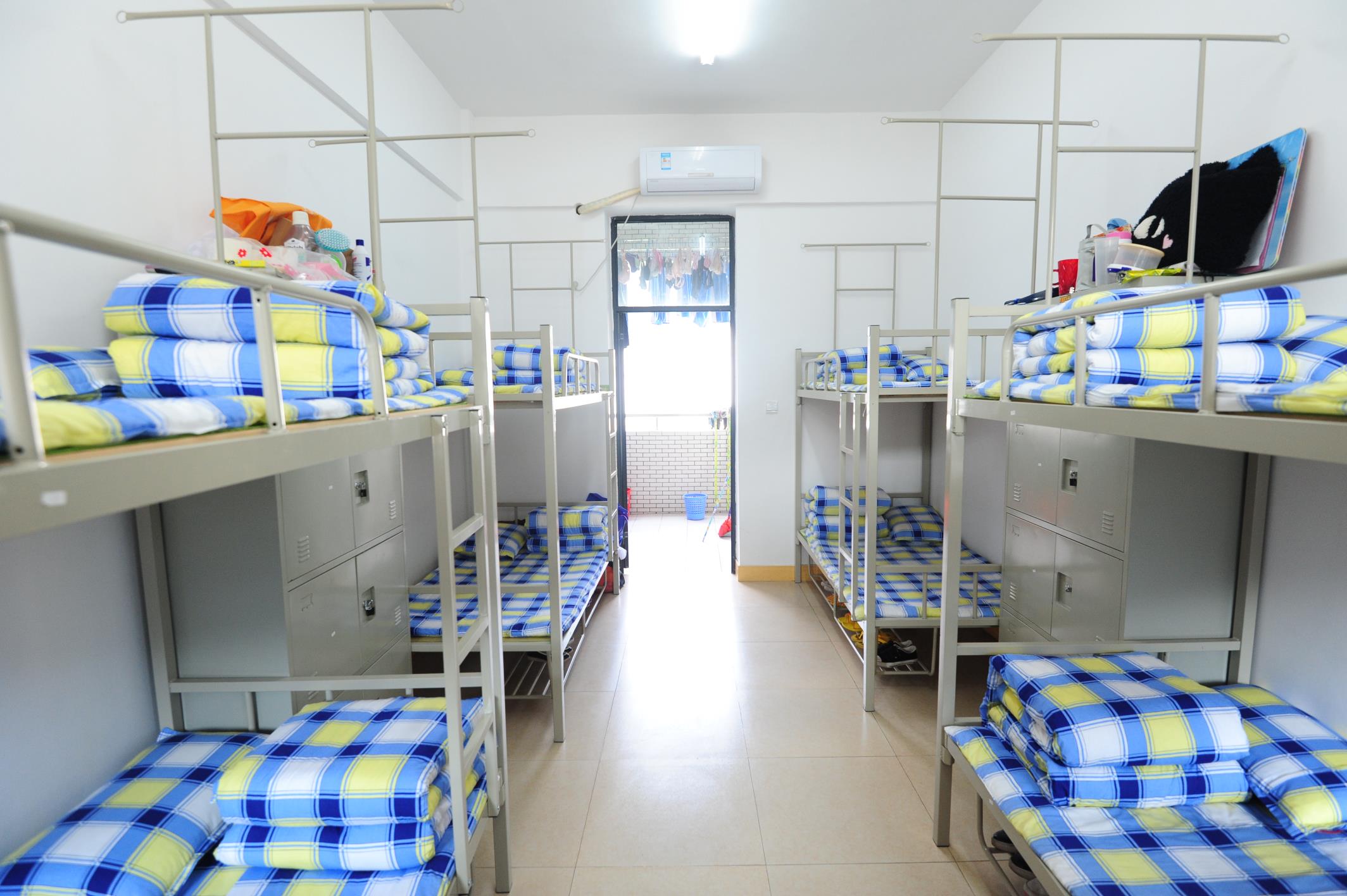  p>珠海市艺术高级中学创办于2012年,市教育局直属全日制公办普通高中