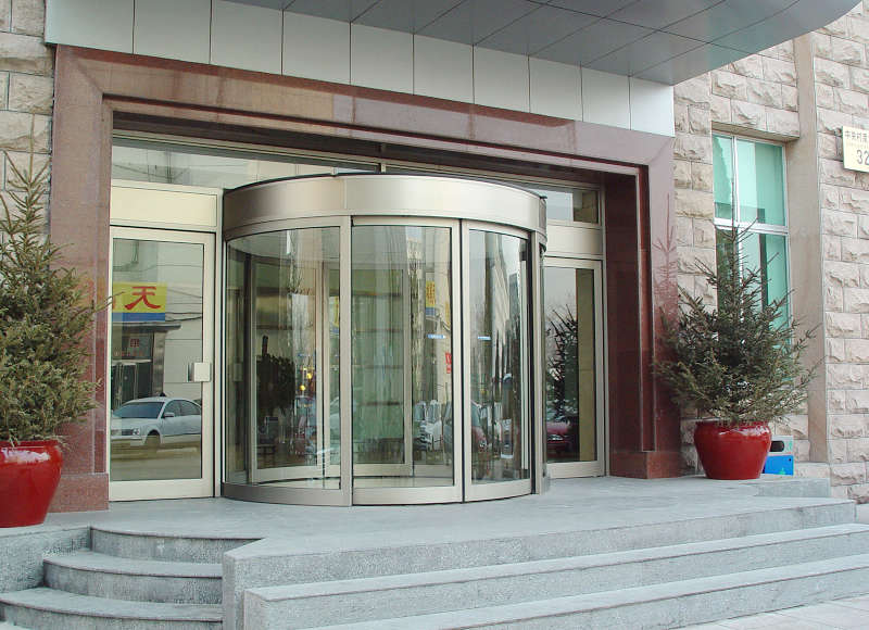 门体外圆弧采用10mm弧形 a target="_blank" href="/item/钢化玻璃