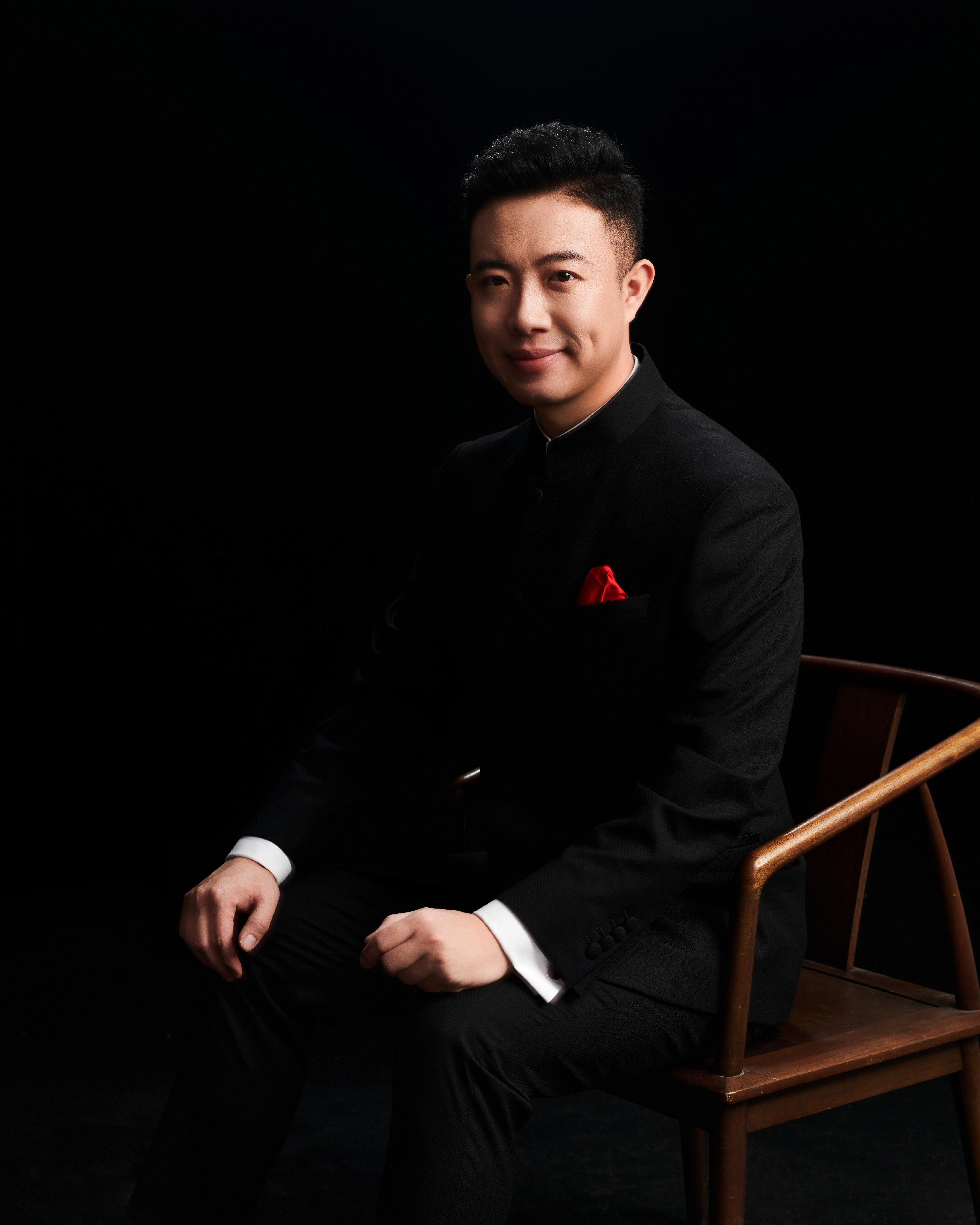  p>张岩,男,中国青年男高音歌唱家,毕业于 a target="_blank" href="