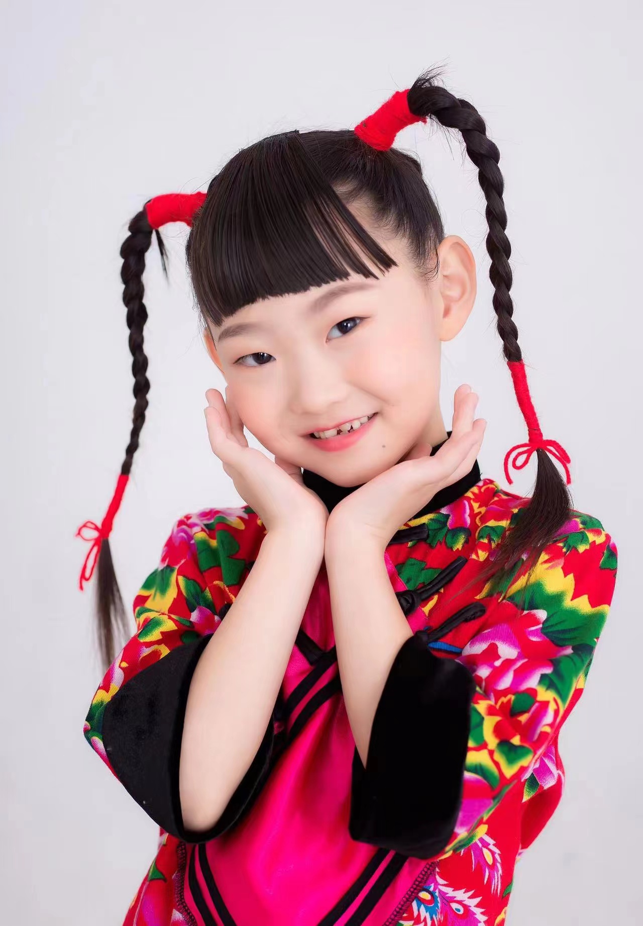 class="ref" data-ctrid="swrethbckqkn">崔鑫奕彤,中国内地女歌手