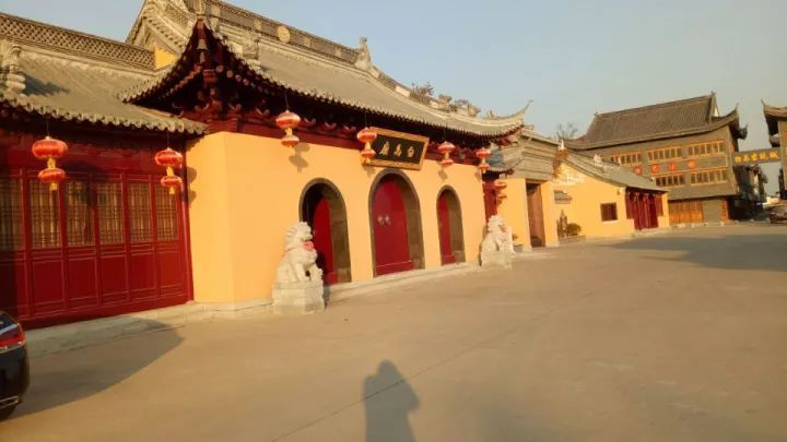  p>赤坎白马庙,原址在广东省湛江市 a target="_blank" href="/item