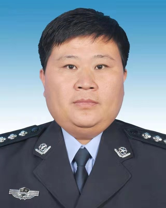 生前系河南省开封市兰考县应急管理局党委书记,局长.