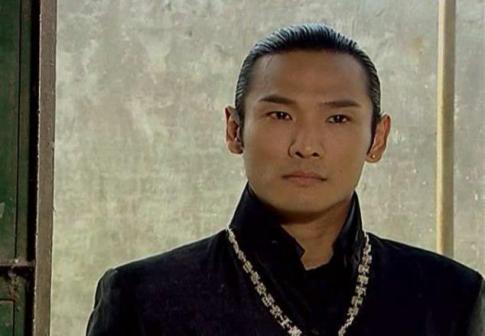 杜德伟饰演《第8号当铺》里的韩诺