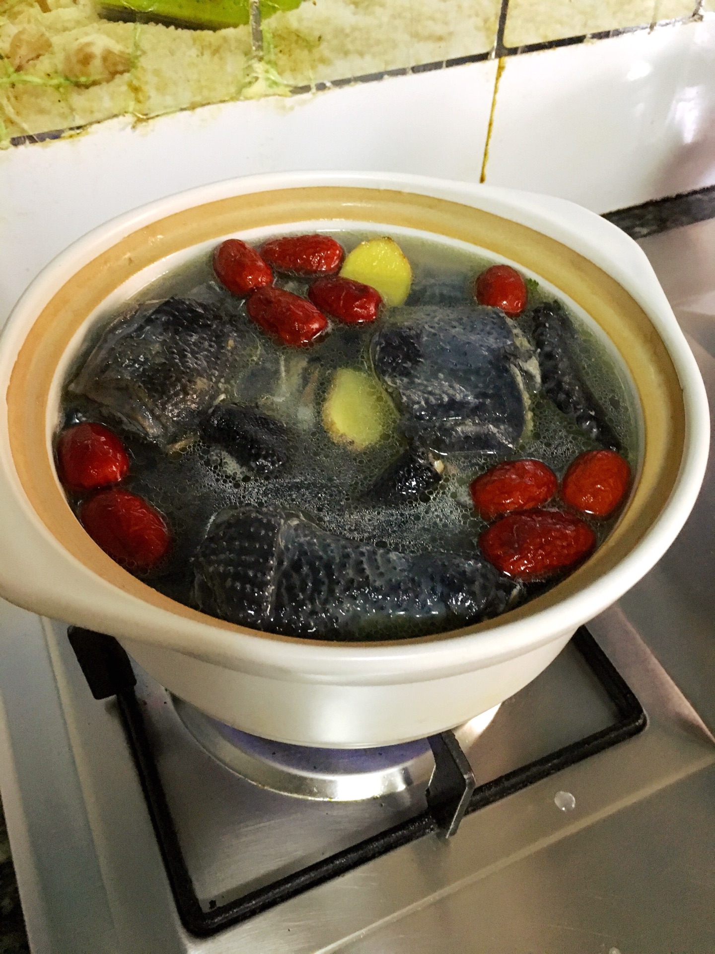 红枣芪参炖乌鸡