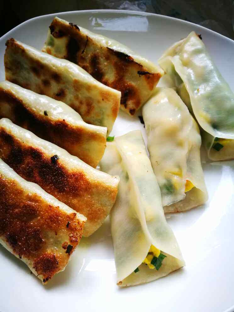 鸡蛋为主要食材制作而成的一道面食,属于家常菜,口感鲜美