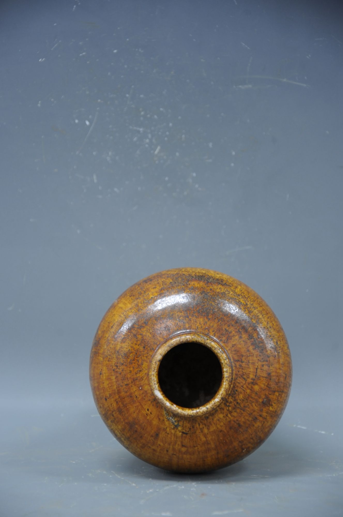 唐代黄釉陶盖罐