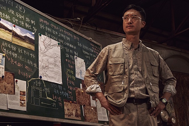  p>《盗墓》是韩国导演朴晸培执导的影片,由李帝勋,赵宇镇,申惠善