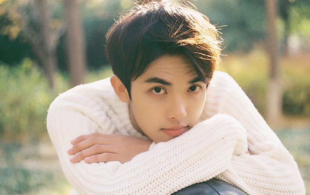  p data-id="sun6dm1ad9xv">李柄熹,1995年9月