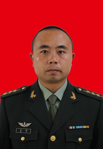 2008年1月入党,2010年毕业于蚌埠坦克学院,现任某边防连队政治指导员