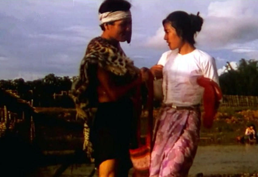  p>《青春祭》是由北京电影学院青年电影制片厂出品的剧情片,由 a