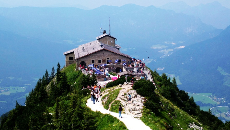  p>鹰巢(kehlsteinhaus)位于德国南部 a target="_blank" href="/item