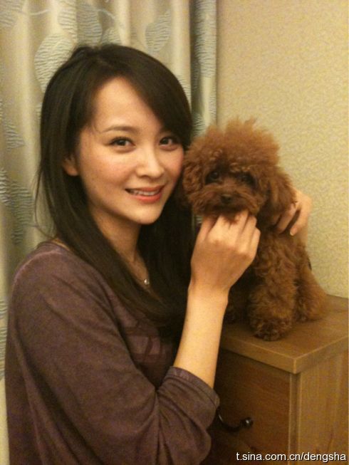  p>邓莎,1985年12月8日出生于湖南株洲,中国内地女演员.