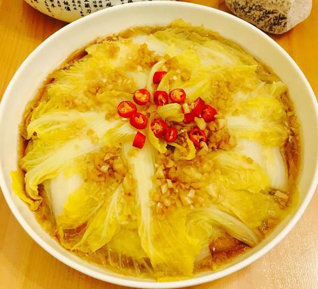  p>蒜蓉粉丝蒸白菜是由粉丝,白菜等制作的食物,属于 a target="_blank