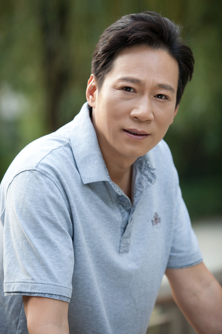 王晖,1964年出生,大陆实力派 a target="_blank" href="/item/男演员