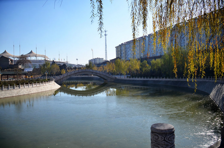  p data-id="gnzlcyfuuy">九龙公园位于翼城县城南部,东与奥体中心