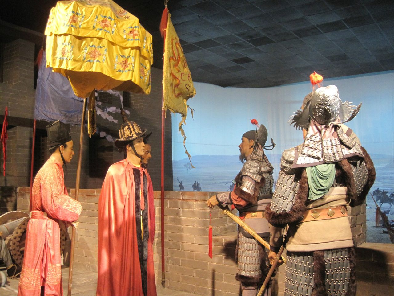 蜡像宫(简称明皇宫)于1994年8月开业,是展示中国明朝历史的大型人文