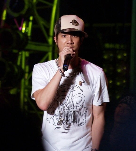 日出生于美国纽约 a target="_blank" href="/item/罗切斯特/2190833"